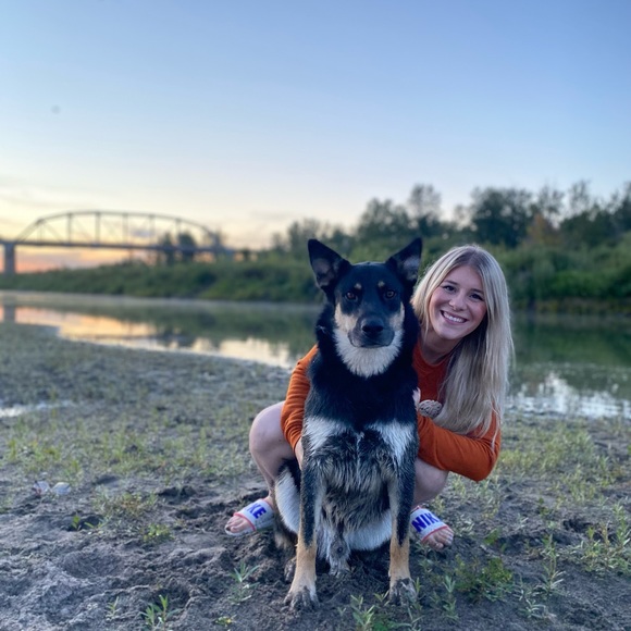 Meet your Posher, Claire - Picture 1 of 1